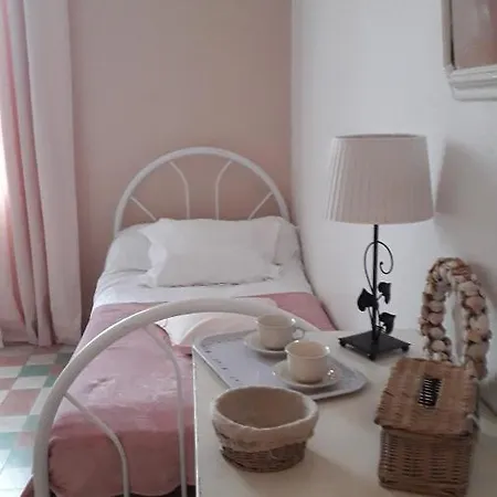 Pascale Bed & Breakfast 2*